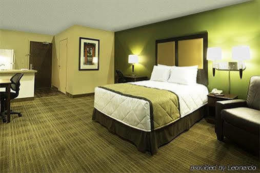 Extended America - - Airport - N Westshore Blvd Tampa